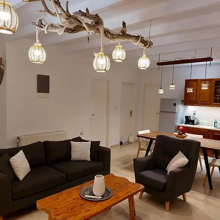 Tramonto بيت للعطل Lévki